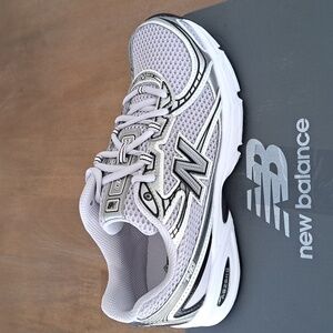 New Balance 740 - Gray/Gray/Black -  Size: Unisex: Men 5.5 - Women 7 D width
